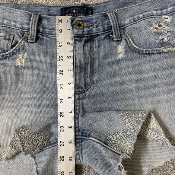 Lucky Brand The Cut Off Shorts Womens 6/28 Light Wash Denim Distressed Lace - Picture 12 of 12
